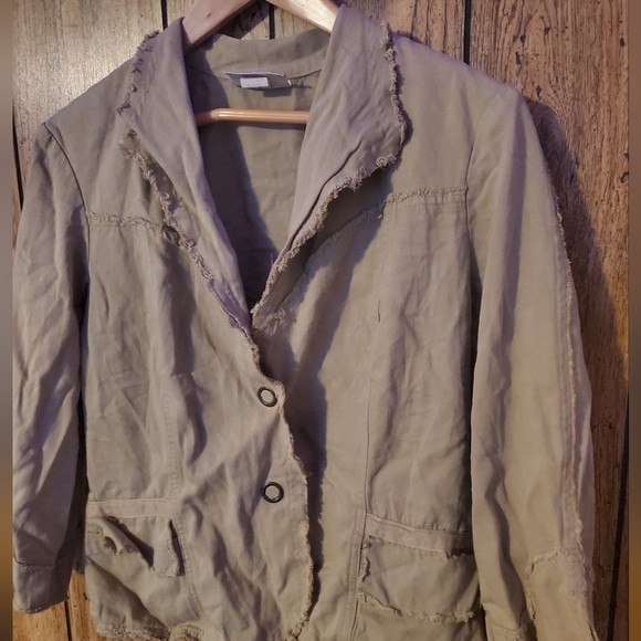 XCVI WEARABLES Olive Green Raw Hem Button Front Collared Blazer - Medium - Picture 2 of 6